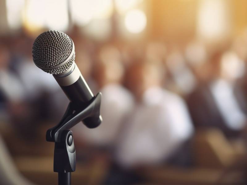 7 Tips Praktis Public Speaking untuk Introvert